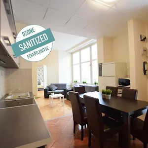 https://creative-apartment-feherhajo.inbudapesthotels.com